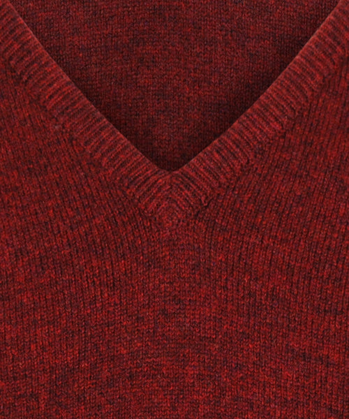William Lockie V-neck Lambswool Pullover | Red Velvet