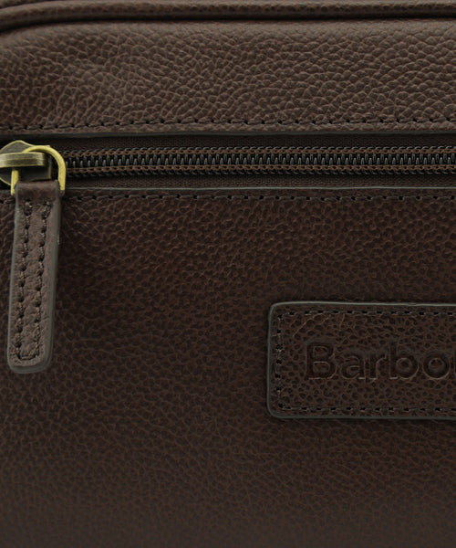 Barbour Leather Washbag | Brown